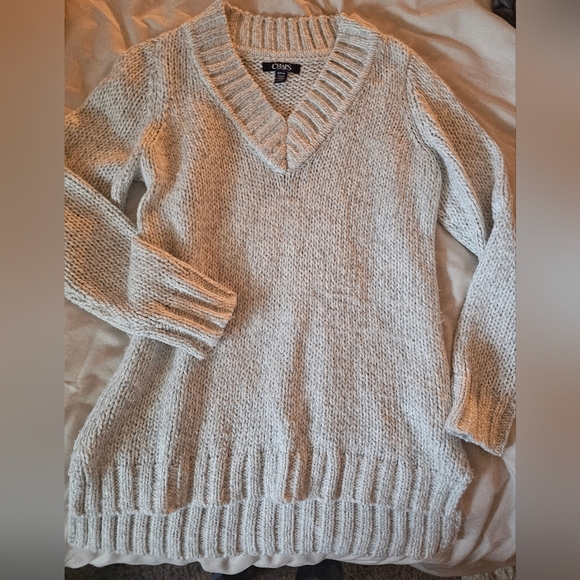 Chaps Sweaters - Chaps Small V-Neck Sweater in Cream